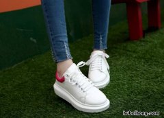 白色鞋子被染色了用什么可以洗掉颜色 白色鞋子被染色了用什么可以洗掉色