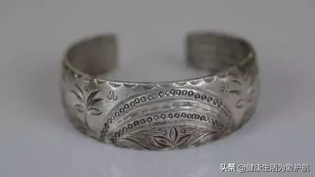 银子用牙膏清洗会变黑吗 银子用牙膏清洗会变色吗