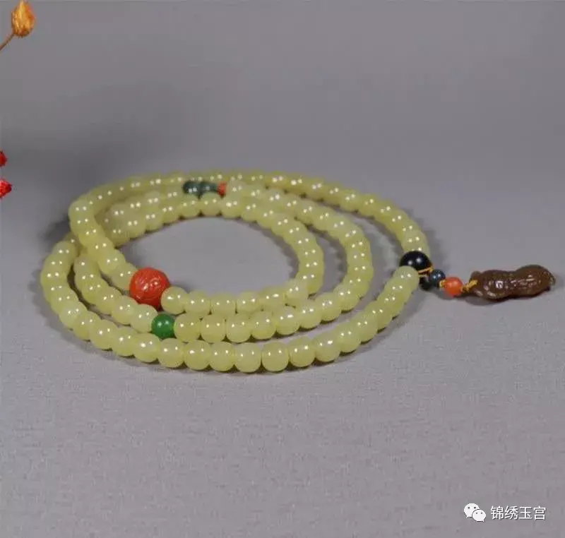 和田玉手串怎么盘玩出包浆 和田玉手串盘玩久了效果图