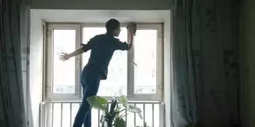 窗户很脏 窗户脏了怎么办