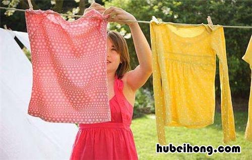 冬天衣服晾在哪里干得快 冬天让衣服快速晾干用什么工具