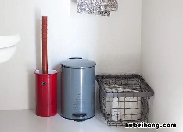 家用垃圾桶英文怎么说 家里用的垃圾桶英文