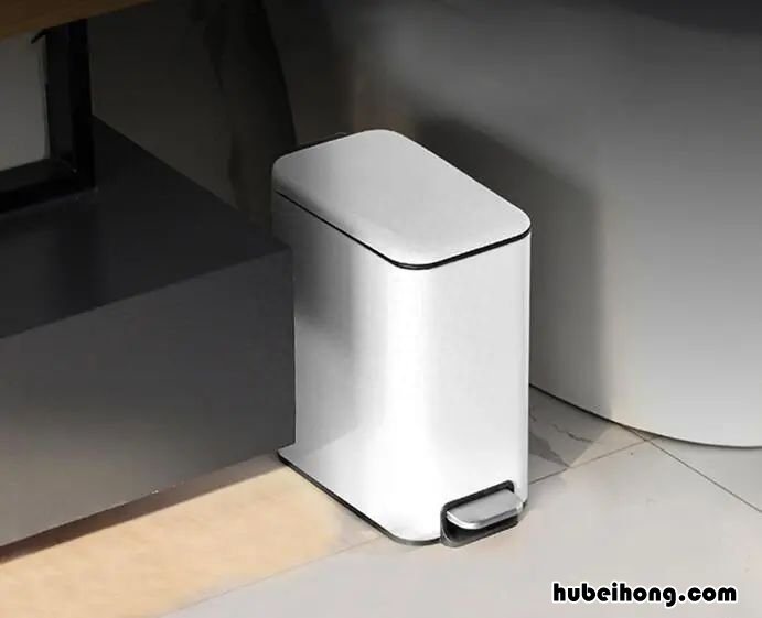 家用垃圾桶英文怎么说 家里用的垃圾桶英文
