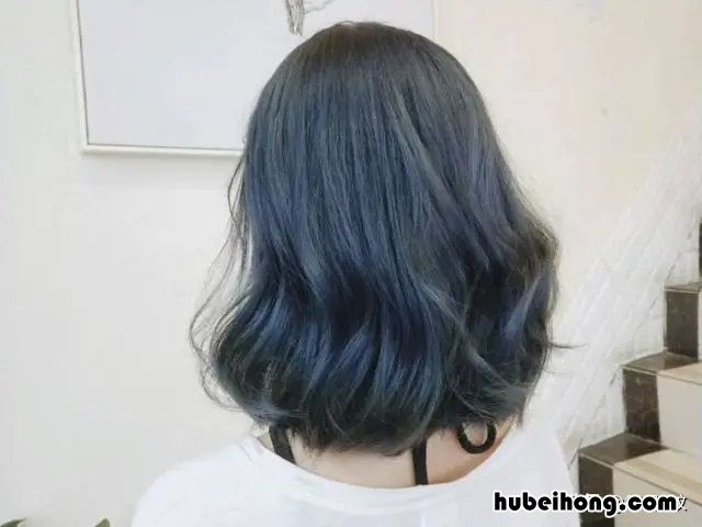 染发后怎么保养头发不会干枯变黄 染发后怎么脱色快的小窍门