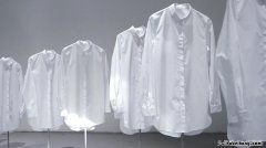 白色衣服怎么保养不发黄不掉色 白色衣服怎么保存不变色