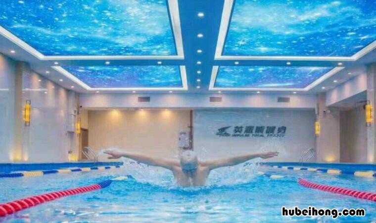 发朋友圈游泳的美句有哪些 发游泳朋友圈文案