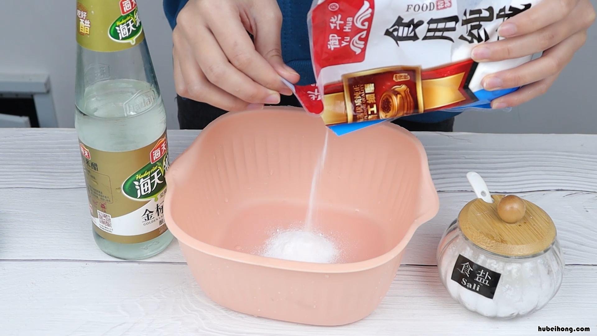 毛巾怎么洗才不臭 毛巾怎么洗能去除异味