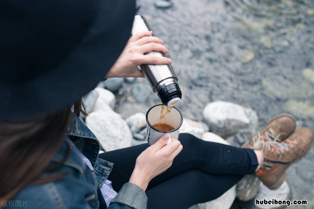 保温杯里的茶垢怎么处理 保温杯子里的茶垢怎么去除