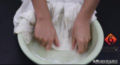 白衣服领子发黄用什么能洗掉 白衣领子发黄怎么处理