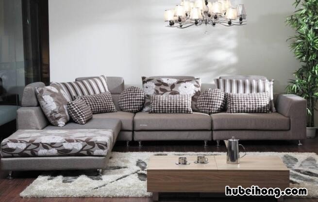 布艺沙发的保养方法是什么 布艺沙发的清洁保养