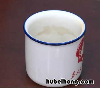牙膏用完的搞笑图片 用完的牙膏皮别再扔了