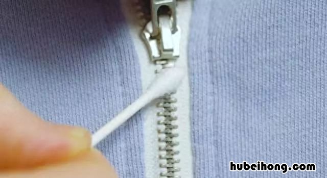 拉链拉不上,衣服起球,裤子不会起球 拉链拉衣服上拉不动