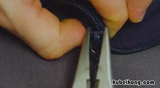 拉链拉不上,衣服起球,裤子不会起球 拉链拉衣服上拉不动