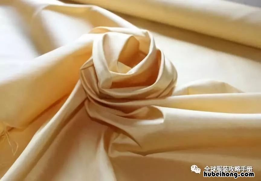 真丝和亚麻衣服怎么洗不掉色的窍门图片 真丝亚麻怎么清洗