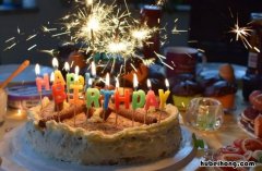 宝贝生日怎么发朋友圈 女儿三岁生日怎么发朋友圈搞笑