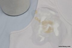 白色衣服怎样清洗不发黄更白 白色衣服太脏怎么洗白