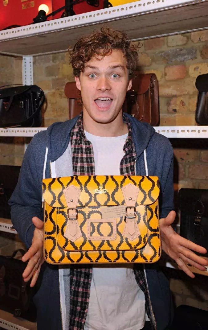 男人用什么包比较适合? 男人拿什么包高端上档次