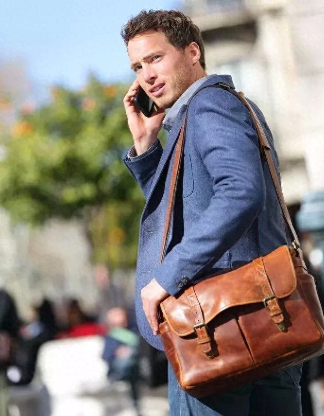 男人用什么包比较适合? 男人拿什么包高端上档次