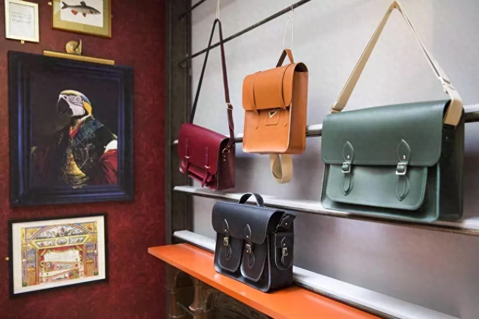 男人用什么包比较适合? 男人拿什么包高端上档次