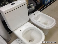 抽水马桶出水少怎么解决 马桶出水少怎么办