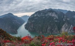 巫峡以什么而闻名 巫峡起止