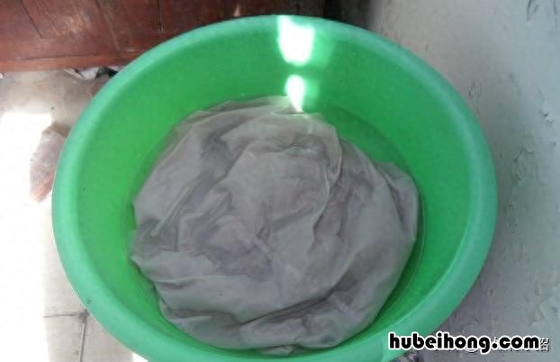 衣服掉色怎么防止 衣服掉色怎么办?用啥方法不掉色