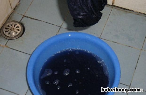 衣服掉色怎么防止 衣服掉色怎么办?用啥方法不掉色
