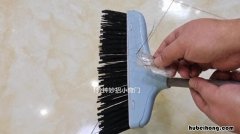 地上掉了很多头发怎么回事 地上掉了很多头发什么原因