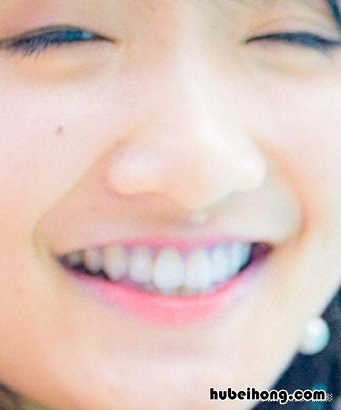 泳装什么颜色最好 黑色 小麦色 泳装什么颜色最好 黑色