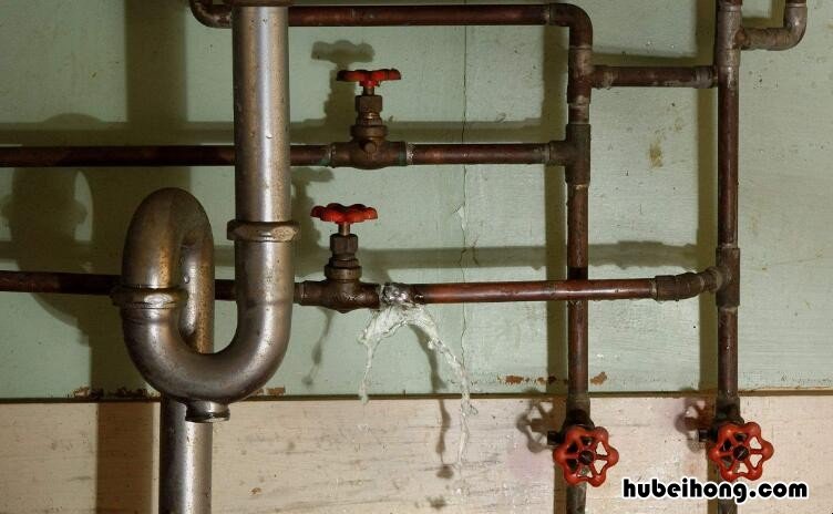 水管破裂如何处理 水管破裂漏水怎么修复