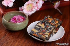 如何辨别阿胶糕真假 如何鉴别阿胶糕的真假