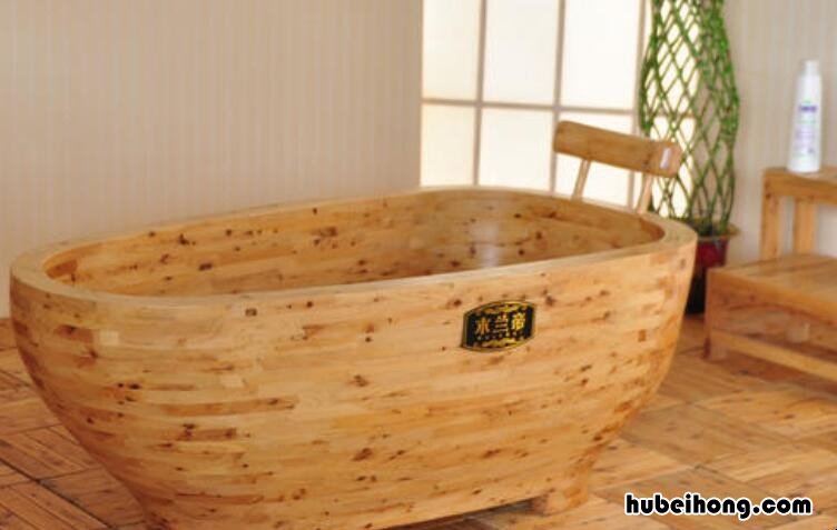 沐浴木桶选购需要注意什么 沐浴桶价格和图片尺寸