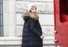 女装羽绒服怎么挑选 买女款羽绒服注意什么
