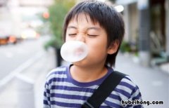如何快速清理头发上的口香糖 怎么快速去除头发异味