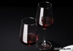 如何挑选一个好的红酒杯 怎么挑选红酒杯