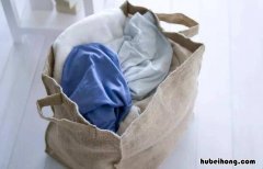 洗衣袋衣服要不要叠 洗衣服袋子里有纸屑怎么办