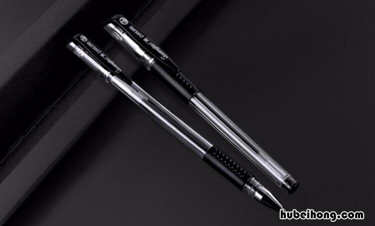 干了的黑色中性笔油怎么洗掉 干了的黑笔水怎么洗掉
