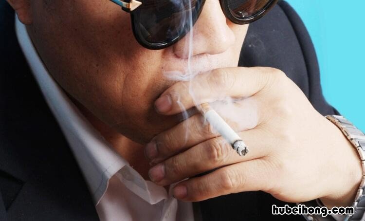 手上烟黄太重怎么洗掉 如何去掉手上烟黄色污渍