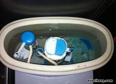马桶水箱漏水怎么处理 马桶漏水怎么办教你自动修理