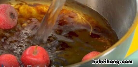 炒菜锅底部污垢怎样清除 炒菜锅底的黑垢怎么去除家有妙招