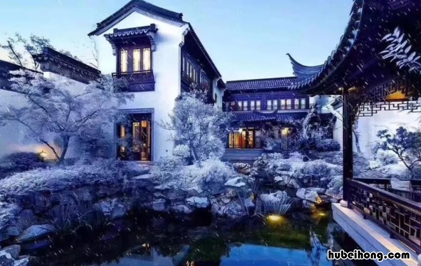 梅须逊雪三分白下一句是什么 梅须逊雪三分白的意思是什么?