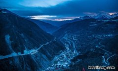 横断山脉是什么的分界线 200毫米等降水量线的分界线