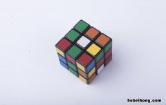 正方形一共有几条对称轴 正方形一共有几条对称轴图形