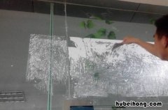 玻璃上的胶怎么去除 玻璃有胶用什么方法最好去除