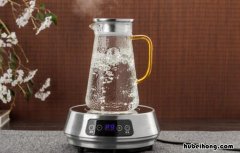 玻璃杯可以用开水煮吗 玻璃杯可以用水煮吗有毒吗