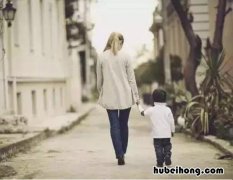 母爱伟大简短的句子有哪些 母爱伟大简短的句子有哪些四年级