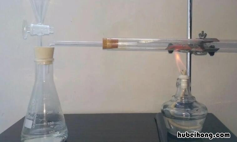 氧化铜和稀盐酸反应方程式是什么 氧化铜与稀硫酸反应方程及现象