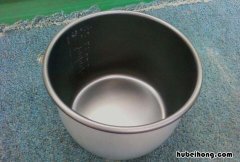 电饭煲内胆如何清洗 电饭煲内胆清洗妙招