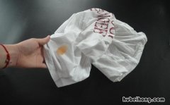 白T桖上的油渍怎么去除 白t油渍怎么处理