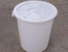白塑料桶漏水怎么补漏 白色塑料桶外表脏了怎么清洗
